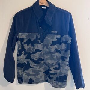 Columbia Men's Black and Gray Camo Fleece Jacket